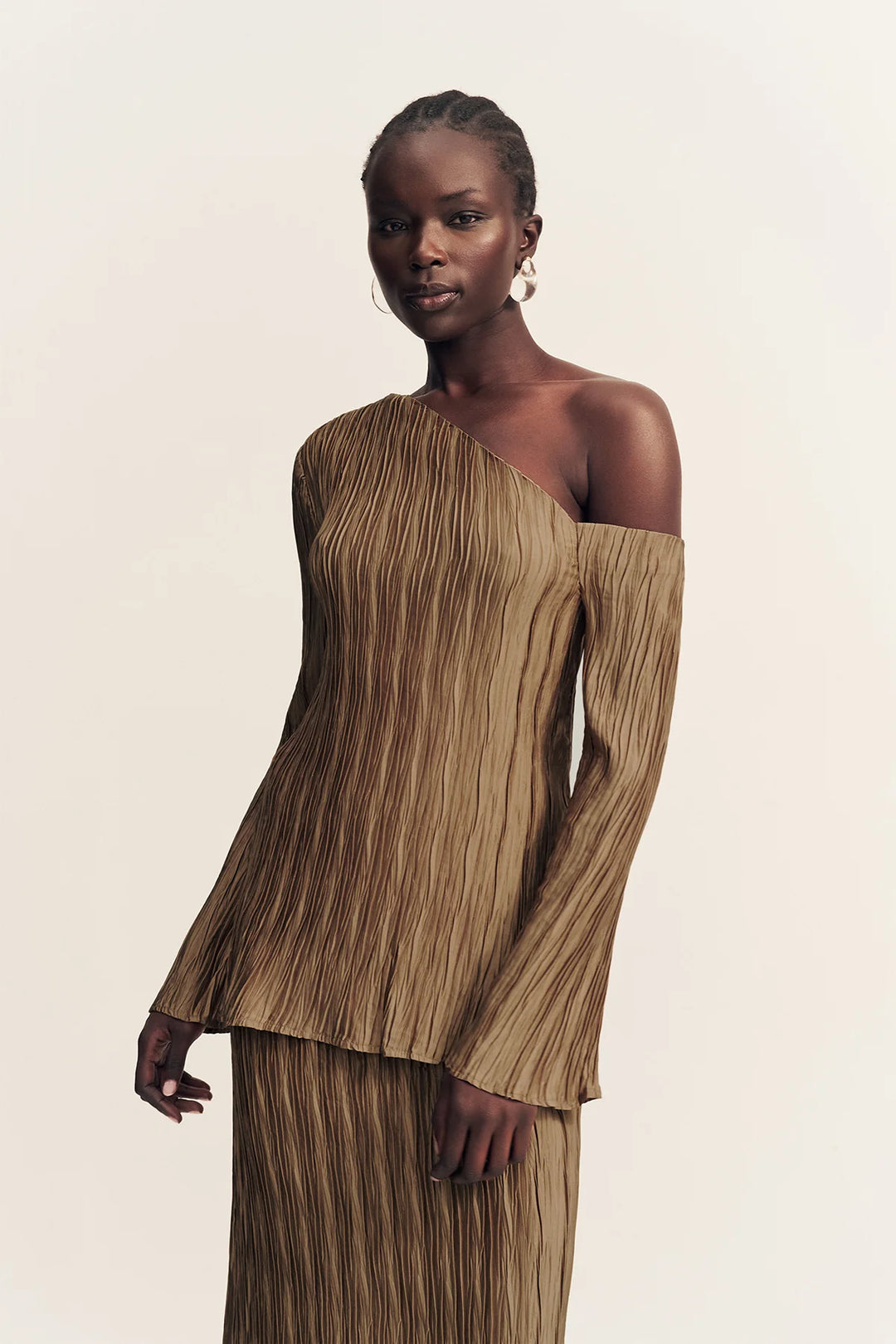 Shona Joy Leda Asymmetrical Long Sleeve Top – Brooke + Bel